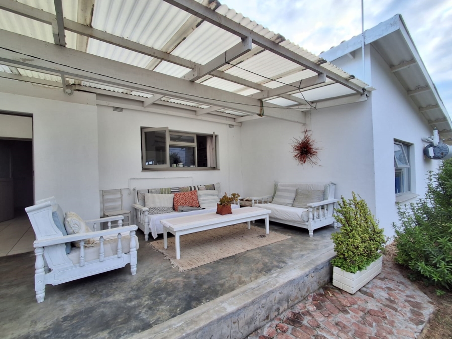 6 Bedroom Property for Sale in Stilbaai Wes Western Cape